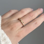 Srebrny pozłacany pierścionek z cyrkoniami KOKARDKA