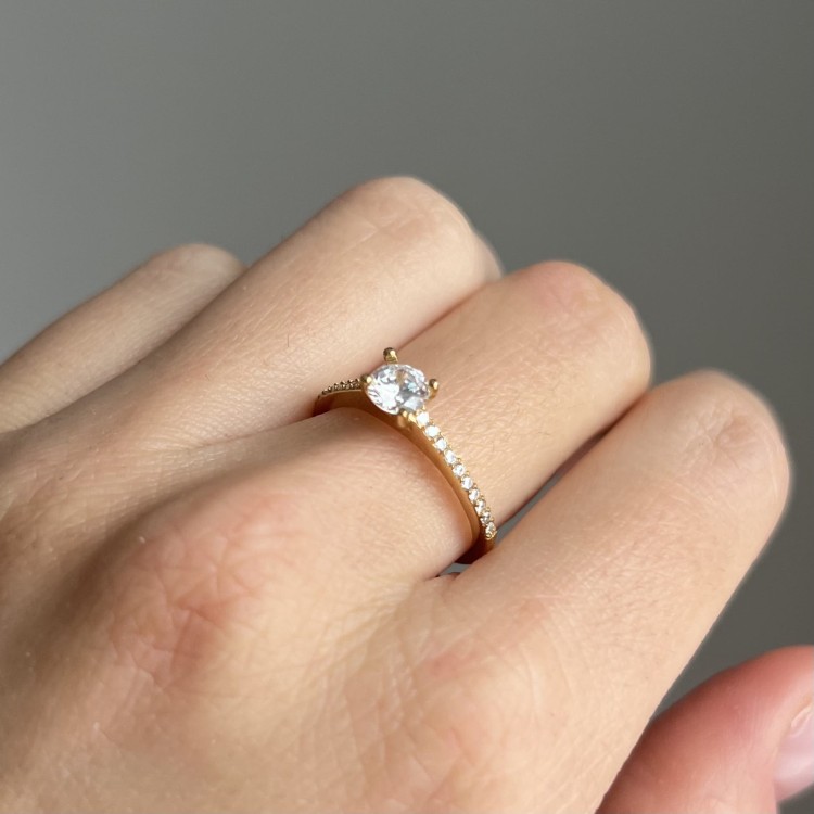 Srebrny pozłacany pierścionek z cyrkoniami JEDYNA