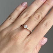 Srebrny pozłacany pierścionek z cyrkoniami JEDYNA