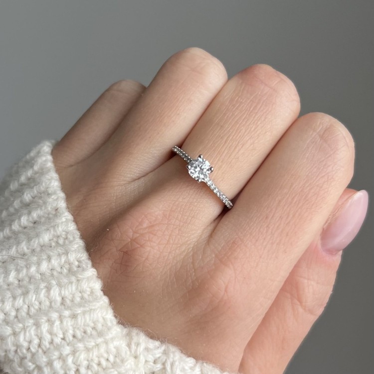 Srebrny pierścionek z cyrkoniami JEDYNA