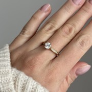 Srebrny pozłacany pierścionek z cyrkoniami WYBRANA