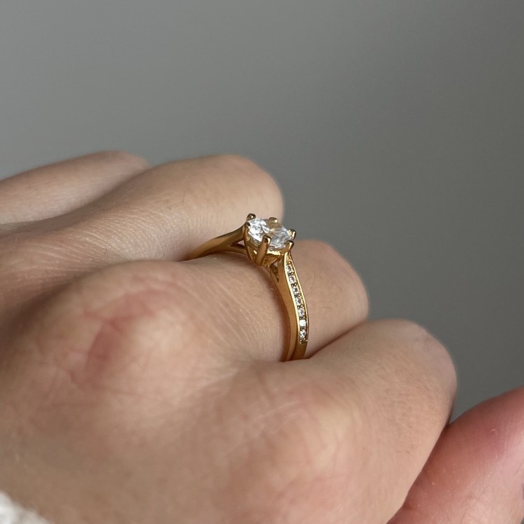 Srebrny pozłacany pierścionek z cyrkoniami WYBRANA