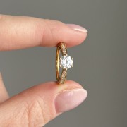 Srebrny pozłacany pierścionek z cyrkoniami WYBRANA