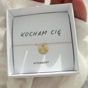 Bransoletka na sznurku personalizowana TWOJA LITERKA kamienie beżowy