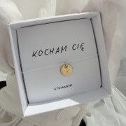 Bransoletka na sznurku personalizowana TWOJA LITERKA kamienie biały