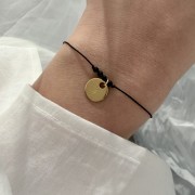 Bransoletka na sznurku personalizowana TWOJA LITERKA kamienie czarny