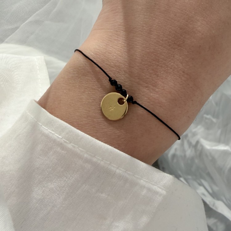 Bransoletka na sznurku personalizowana TWOJA LITERKA kamienie czarny