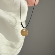 Bransoletka na sznurku personalizowana TWOJA LITERKA kamienie czarny