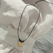 Bransoletka na sznurku personalizowana TWOJA LITERKA kamienie czarny