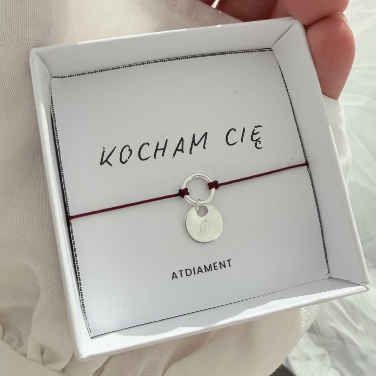 Bransoletka na sznurku personalizowana TWOJA LITERKA  czerwony