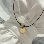 Bransoletka na sznurku personalizowana TWOJA LITERKA  czarny