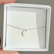 Personalizowana bransoletka z literką – blaszka 8 mm