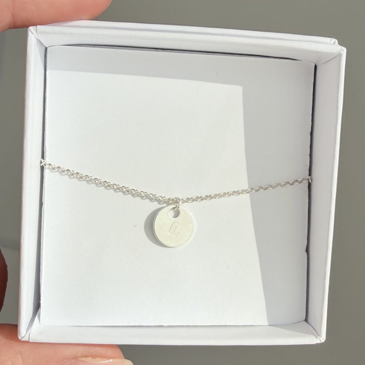 Personalizowana bransoletka z literką – blaszka 8 mm