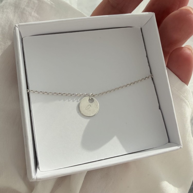 Personalizowana bransoletka z literką – blaszka 8 mm