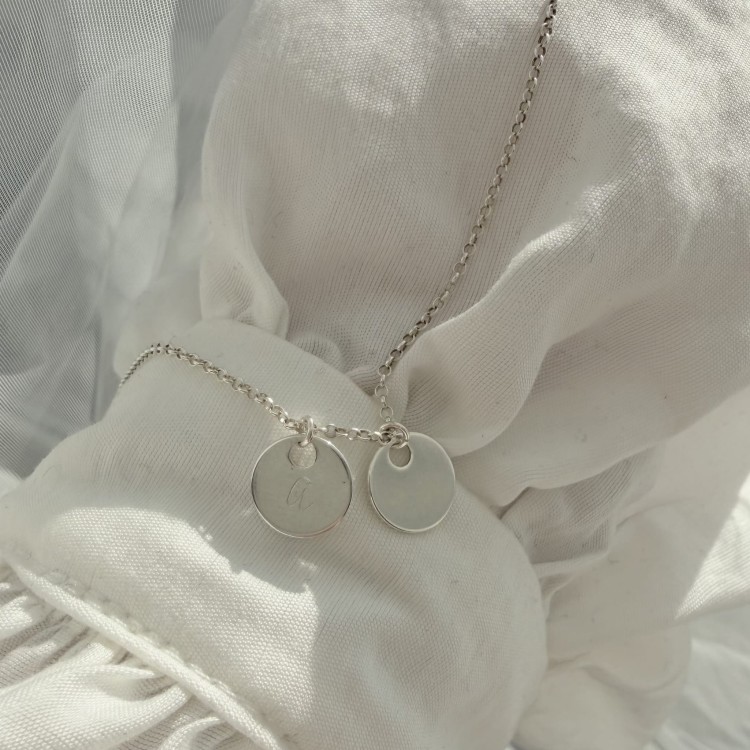 Personalizowana bransoletka z literką – 2 blaszki 8 mm