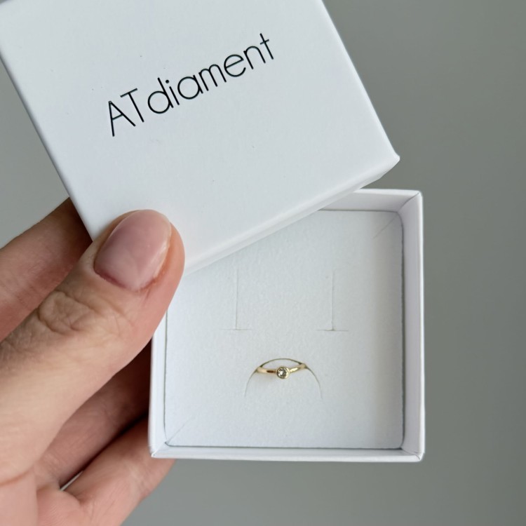 Złoty" 585" pierścionek dla dziecka – wyjątkowy prezent na lata 0,08ct