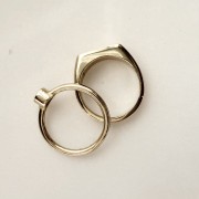 Złoty" 585" pierścionek dla dziecka – wyjątkowy prezent na lata 0,08ct