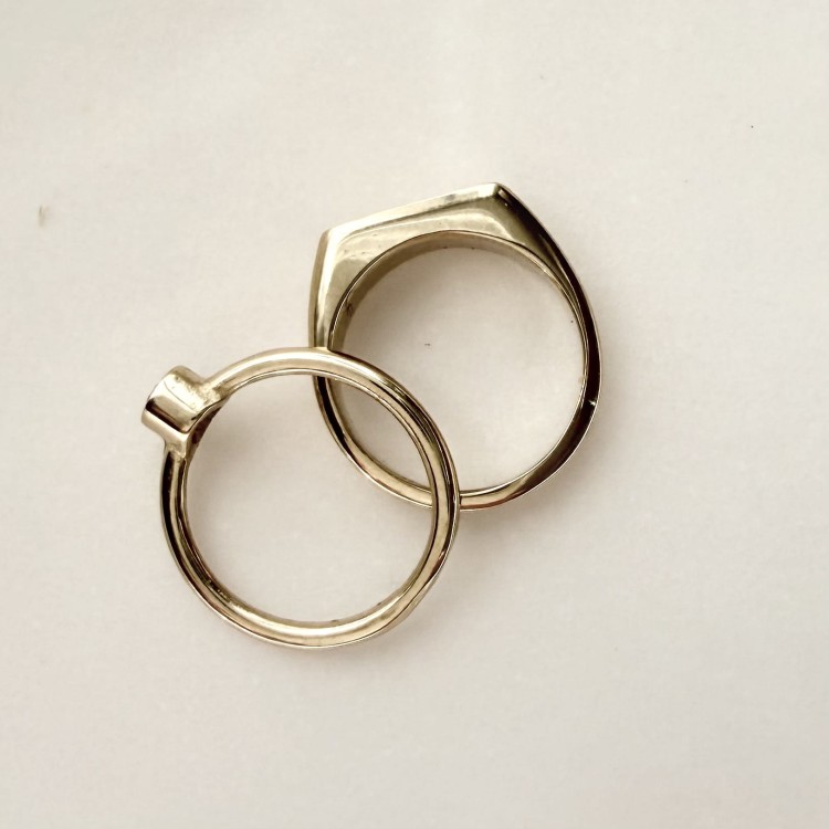 Złoty" 585" pierścionek dla dziecka – wyjątkowy prezent na lata 0,08ct