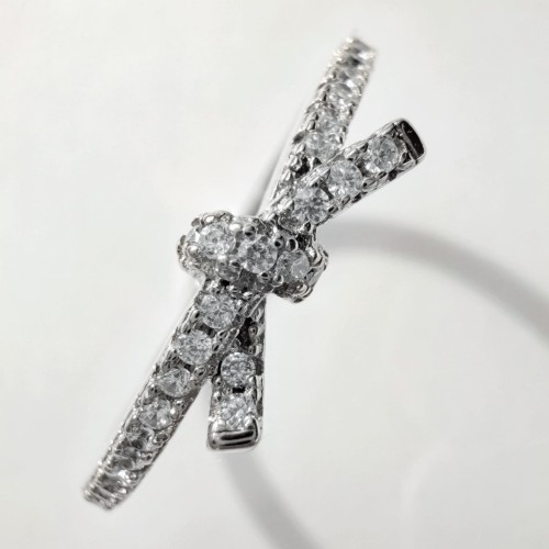 Srebrny pierścionek z cyrkoniami KOKARDKA