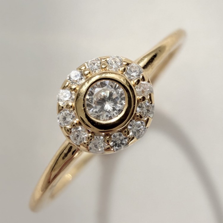 Srebrny pozłacany pierścionek z cyrkoniami NIENACHALNY