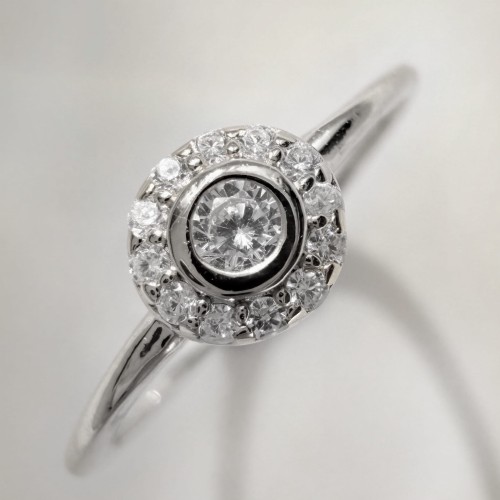 Srebrny pierścionek z cyrkoniami NIENACHALNY