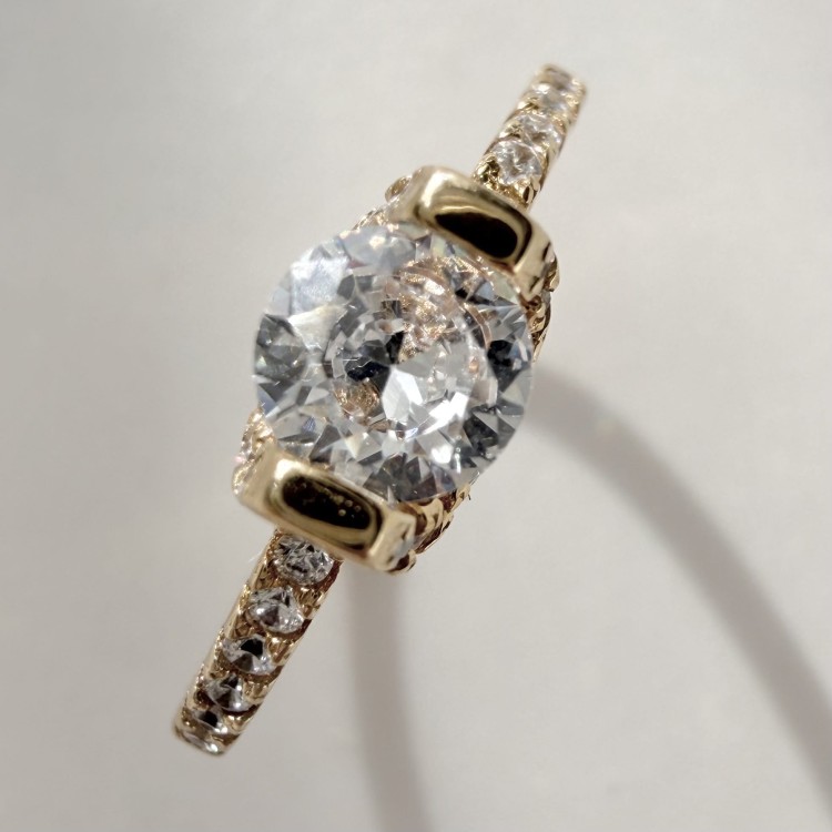 Srebrny pozłacany pierścionek z cyrkoniami ZACHWYT