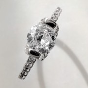 Srebrny pierścionek z cyrkoniami ZACHWYT