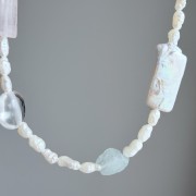 Naszyjnik  z naturalnych pereł i kamienie naturalnych