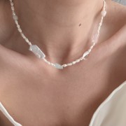 Naszyjnik  z naturalnych pereł i kamienie naturalnych