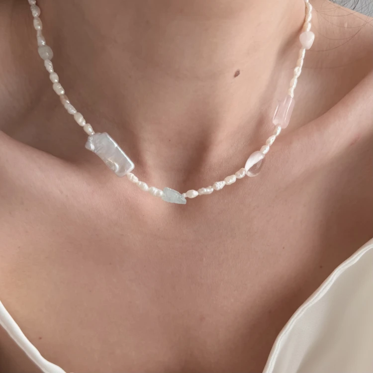 Naszyjnik  z naturalnych pereł i kamienie naturalnych