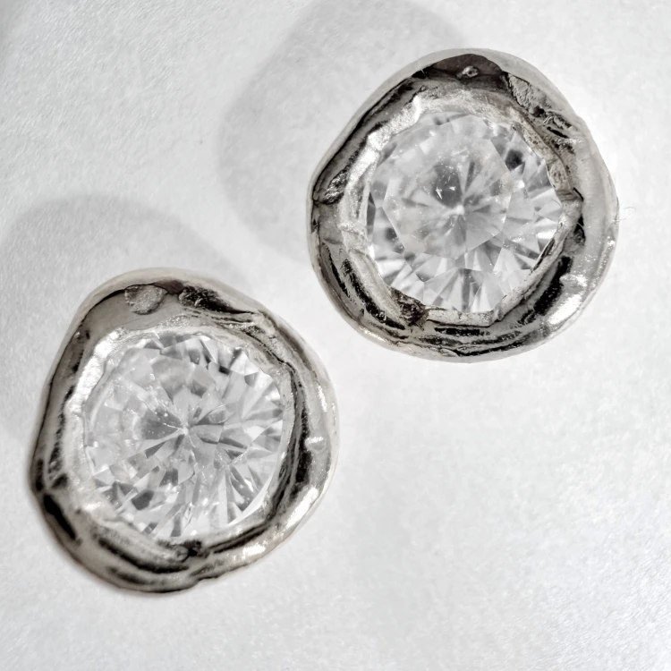 Srebrne kolczyki z cyrkoniami PŁYNNE SREBRO