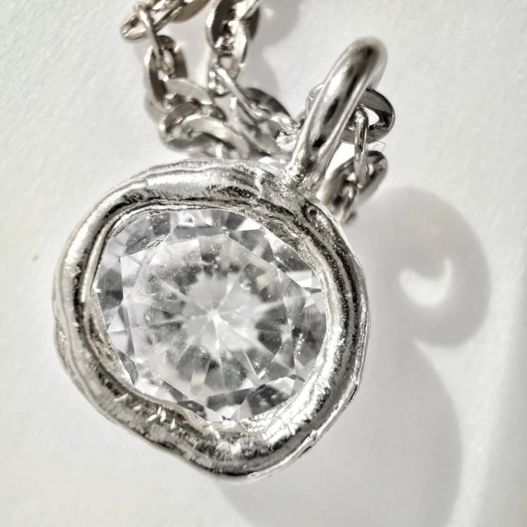 Srebrny naszyjnik z cyrkonią PŁYNNE SREBRO