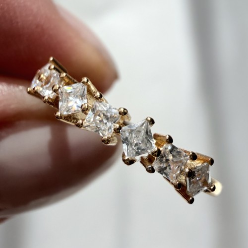 Srebrny pozłacany pierścionek z cyrkoniami BŁOGOŚĆ