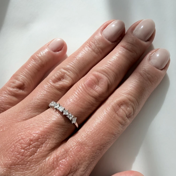 Srebrny pierścionek z cyrkoniami BŁOGOŚĆ