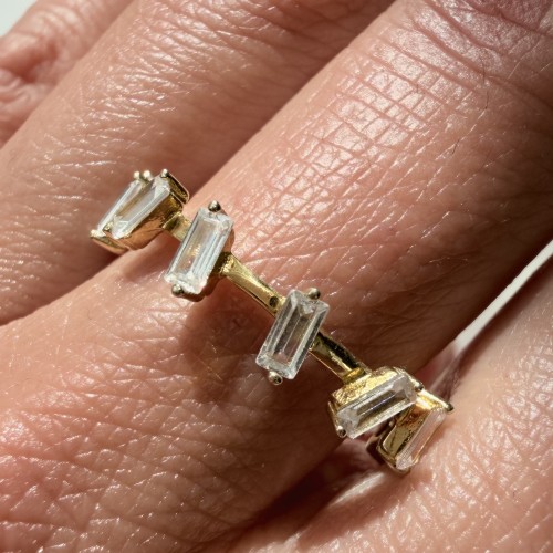 Srebrny pozłacany pierścionek obrączka z cyrkoniami LUMA