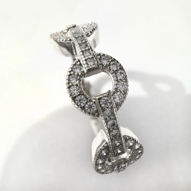 Srebrny pierścionek trzy koła z cyrkoniami