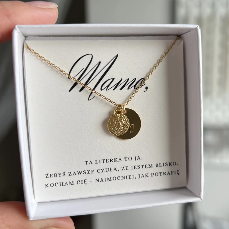 Personalizowany naszyjnik z literką – blaszka 12 mm i fakturowana blaszka