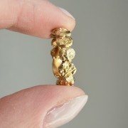 Srebrny pozłacany pierścionek STRUKTURA KROPKI