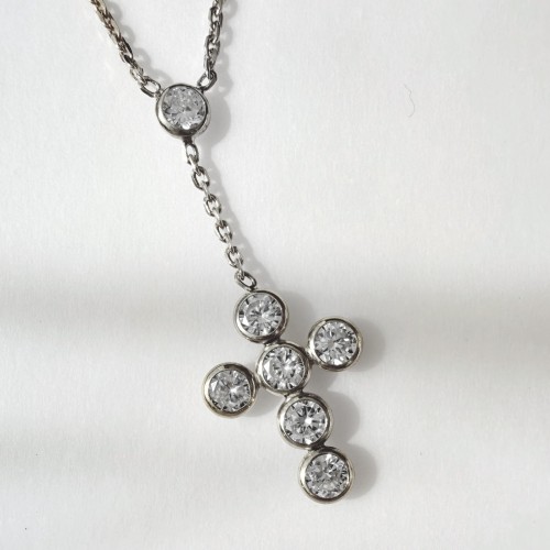 Srebrny naszyjnik krawatka z krzyżem i cyrkoniami
