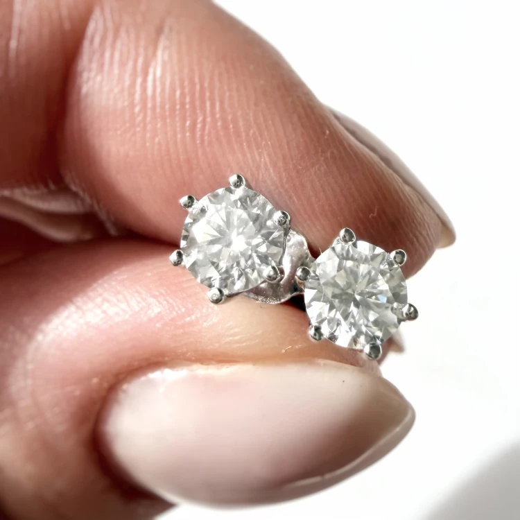 Kolczyki BELLA z moissanitami 1 ct – srebro 925