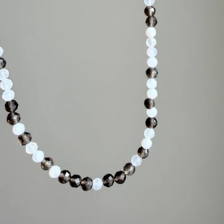 Naszyjnik kamienie naturalne kwarc dymny, chalceon BLUE LATTE