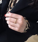 Srebrny pozłacany pierścionek trzy koła z cyrkoniami