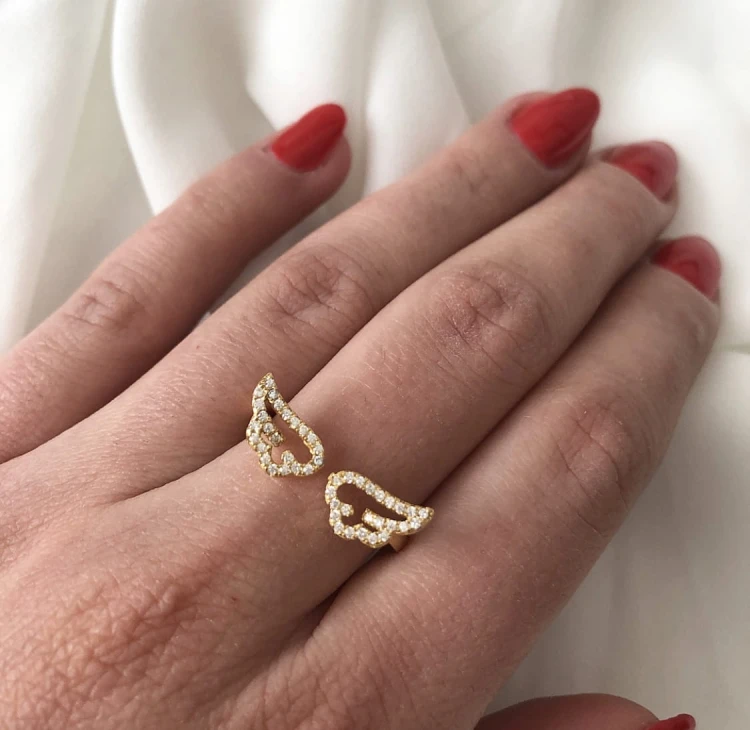 Srebrny pozłacany pierścionek skrzydła z cyrkoniami