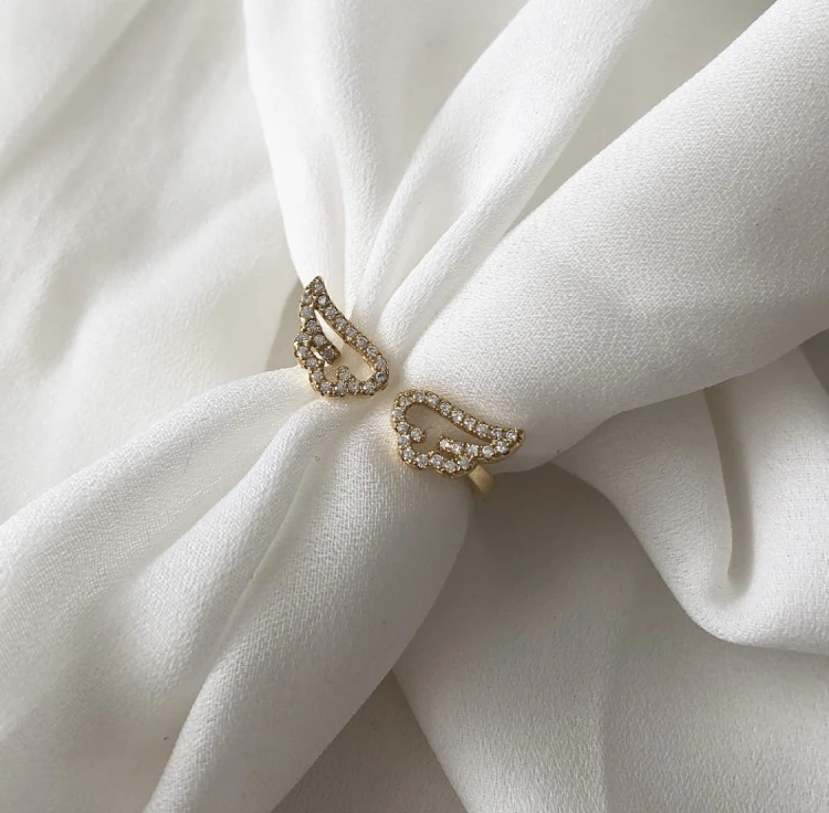 Srebrny pozłacany pierścionek skrzydła z cyrkoniami