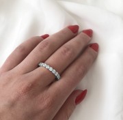 Srebrny pierścionek obrączka z cyrkoniami