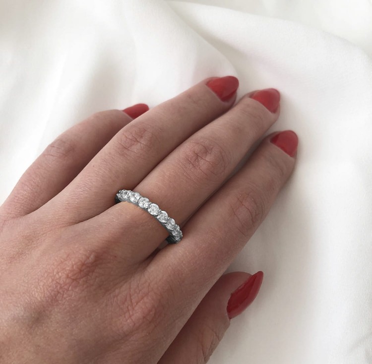 Srebrny pierścionek obrączka z cyrkoniami