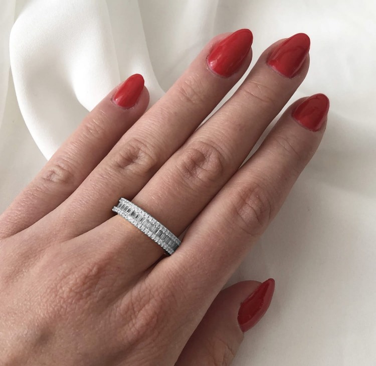 Srebrny pierścionek obrączka z cyrkoniami