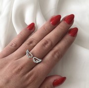 Srebrny  pierścionek skrzydła z cyrkoniami