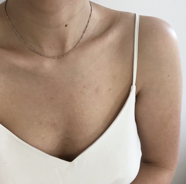 Srebrny naszyjnik choker z różową emalią