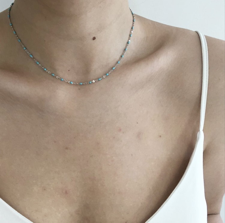 Srebrny naszyjnik choker z niebieską emalią